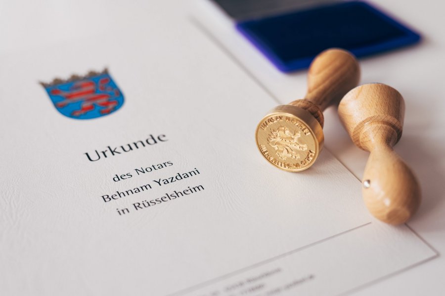 Ihr Notar für Kelsterbach | Notariat für Kelsterbach & Kelsterbacher | Schnelle & rechtssichere Abwicklung Ihrer Notarurkunde | Notar im Bezirk Kelsterbach | Kelsterbach ist mit ca. 17.000 Einwohnern die zweitgrößte Stadt in meinem Notarbezirk, der neben Kelsterbach auch Rüsselsheim und Raunheim umfasst. Durch die Nähe zum Flughafen und der zentralen Lage ist Kelsterbach ein attraktiver Standort für viele Unternehmen, vor allem im Logistikbereich. Dies ist insbesondere aufgrund des Mönchhofgelände der Fall, dem Gewerbepark der Städte Kelsterbach und Raunheim. Markante Stellen in Kelsterbach sind unter anderen die Neubarocke katholische Herz-Jesu-Kirche, das Kelsterbacher Mainufer und die Mainuferpromenade in Kelsterbach sowie der Südpark in Kelsterbach.